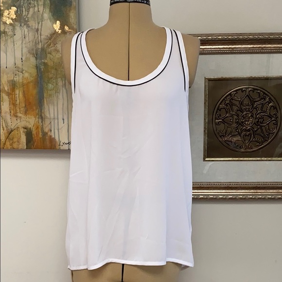 Banana Republic NWOT lightweight sleeveless top - Picture 1 of 6